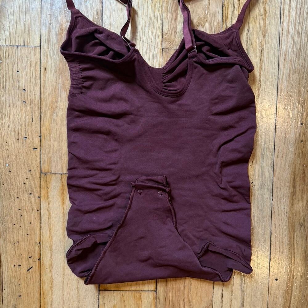 SKIMS Seamless Sculpt Thong Bodysuit - Picture 5 of 7